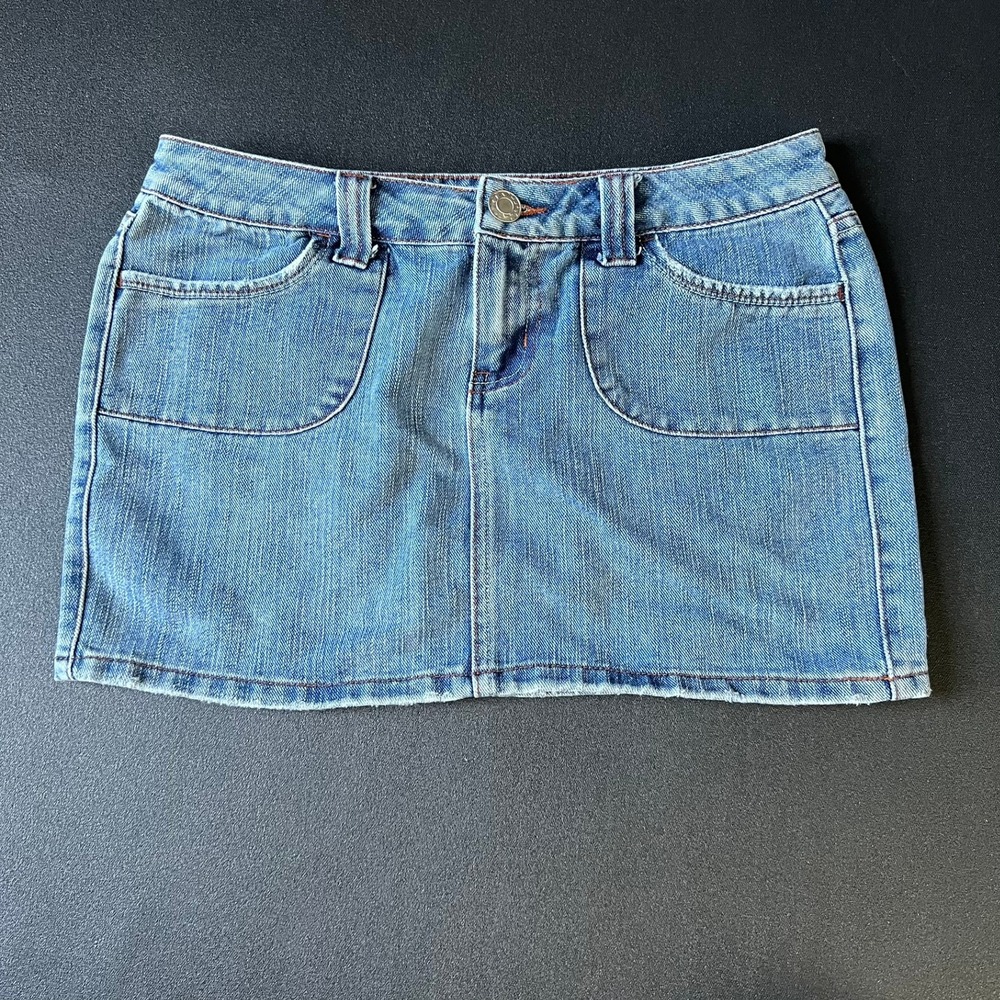 Vtg SO Blue Denim Mini Skirt Medium Wash Sz 7 Y2K Low Rise Indie Sleaze Grunge